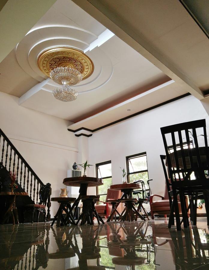 Third & Sean'S Place Легазпи Екстериор снимка