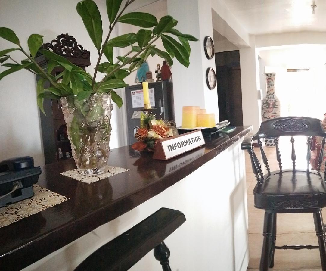 Third & Sean'S Place Легазпи Екстериор снимка