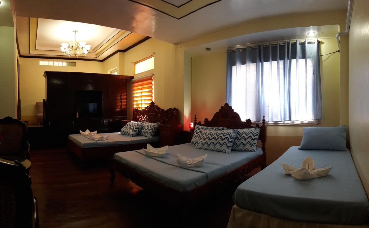 Third & Sean'S Place Легазпи Екстериор снимка