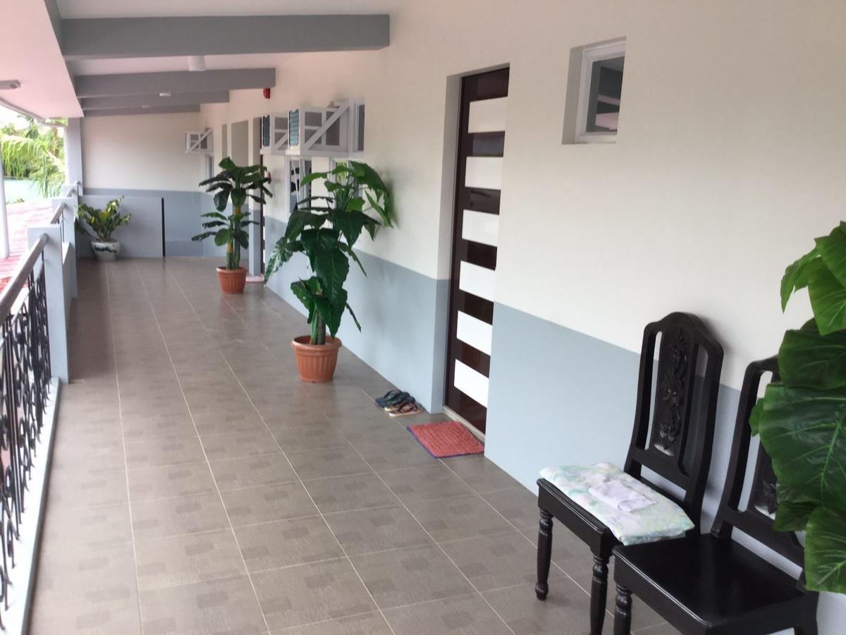 Third & Sean'S Place Легазпи Екстериор снимка